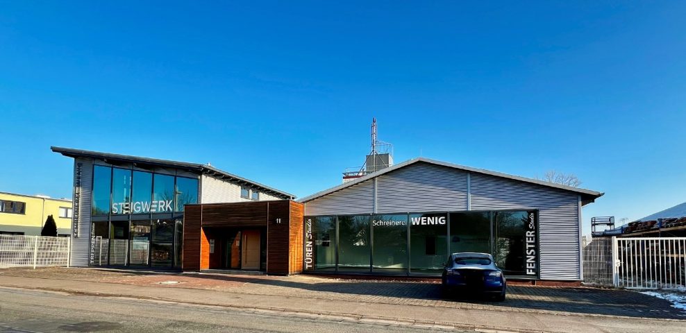 Gewerbeimmobilie mit Produktionshalle, Büro- und Verkaufsflächen in Ilmenau