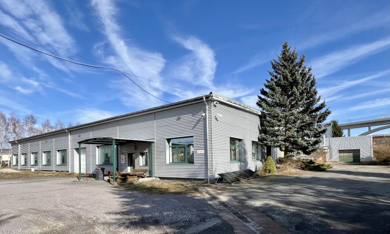 Produktionshalle mit Wohnhaus und Grundstück