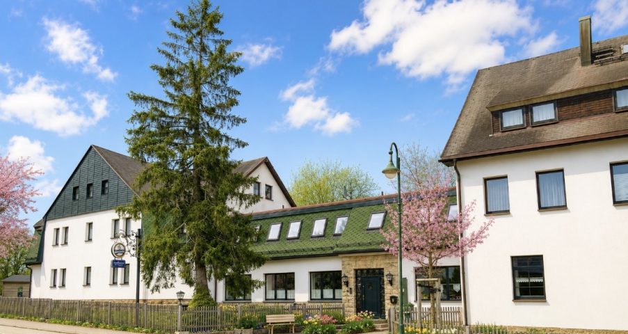 Hotelensemble in Frauenwald, neu renoviert
