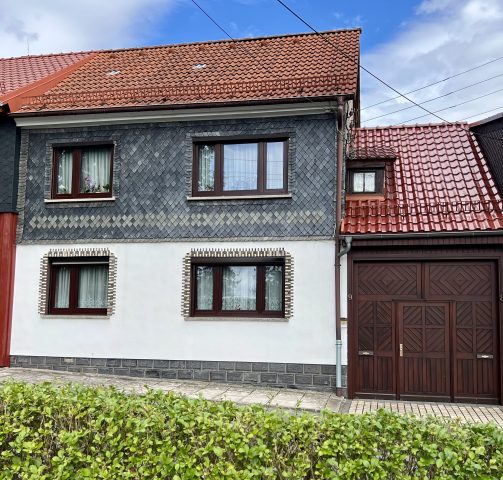 Ein- / Zweifamilienhaus in Gräfinau-Angstedt